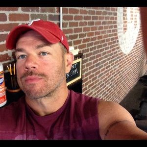 Meet your Posher, Dennis